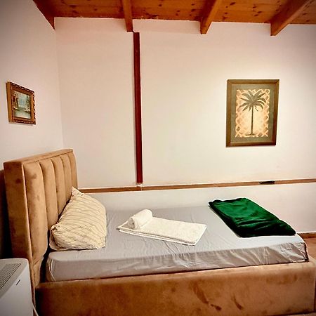 Vila Elezi Piqeras Борш Экстерьер фото
